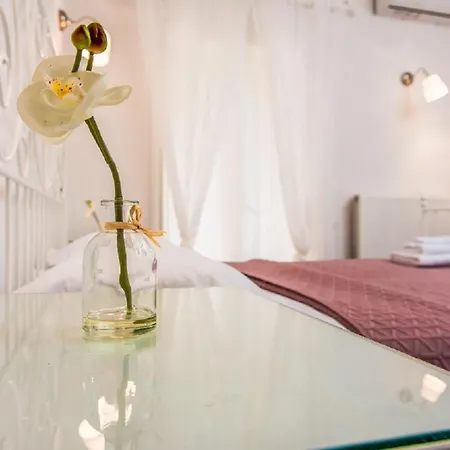Chara's House Tatil Evi