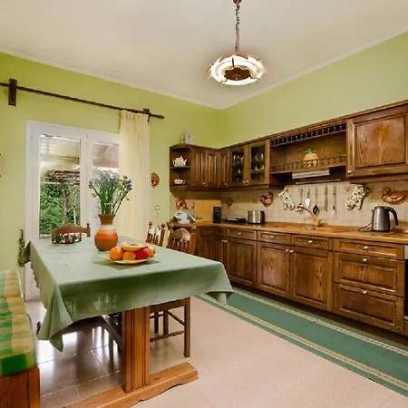 Chara's House Case de vacanță *